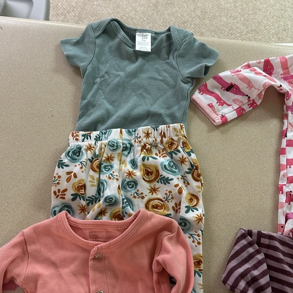 Lot of 5 3-6 mo baby l’oved baby magnetic me - Picture 5 of 5